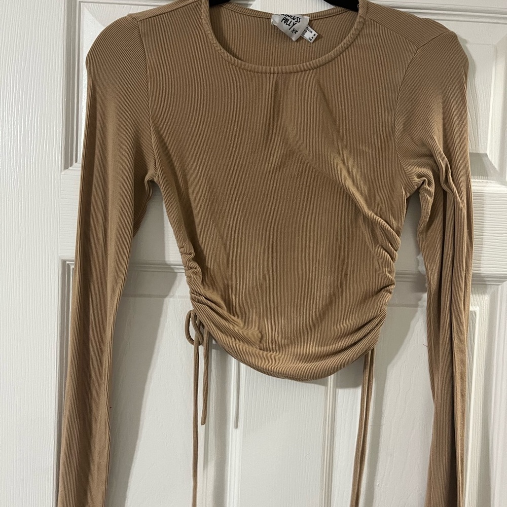 PrettyLittleThing Tan Long Sleeve Crop sinched